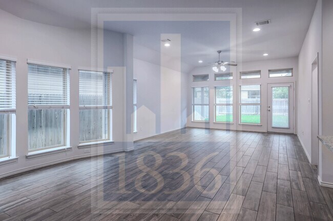 Building Photo - 308 Lacey Oak Lp