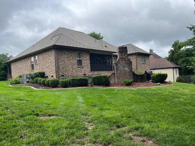 Building Photo - 1682 Sunset Park Dr