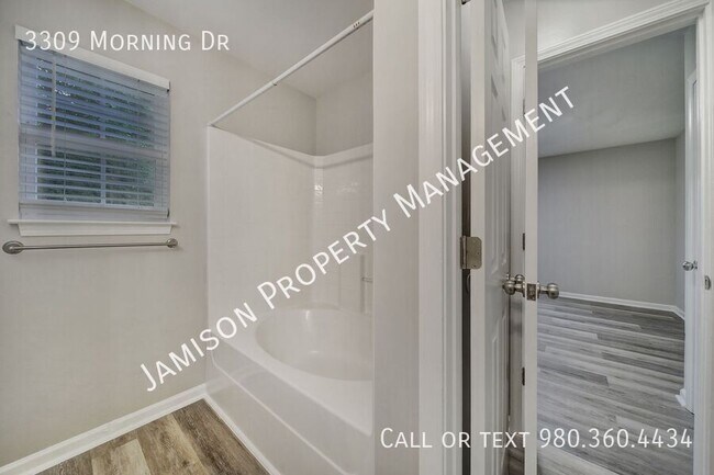 Building Photo - 3309 Morning Dr