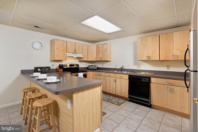 Building Photo - 11 Stonewall Ct