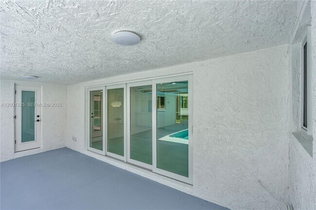 Building Photo - 9125 SE Karin St