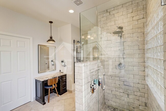 Building Photo - 40844 N Union Trail