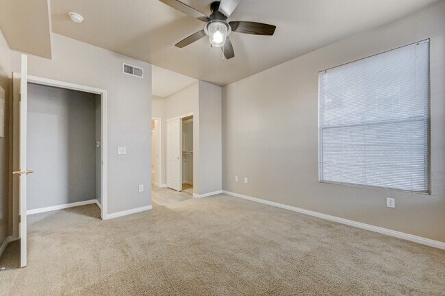 Building Photo - Ground Floor 2BD/2BA Condo in Gated Henderson Community – Resort-Style Amenities!