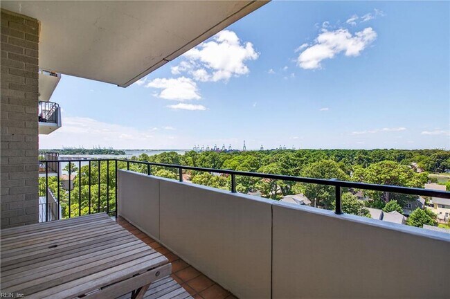 Building Photo - Algonquin Park