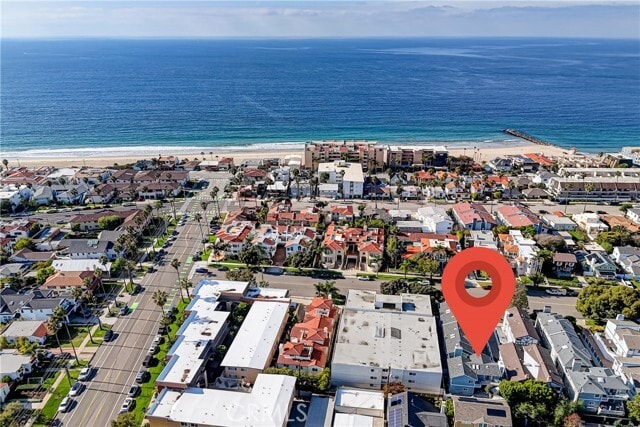 Building Photo - 718 S Broadway