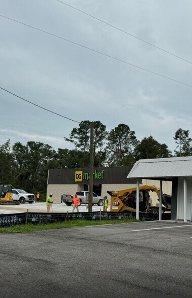 Building Photo - 7928 FL-6