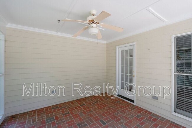 Building Photo - 464 Tirzah Dr