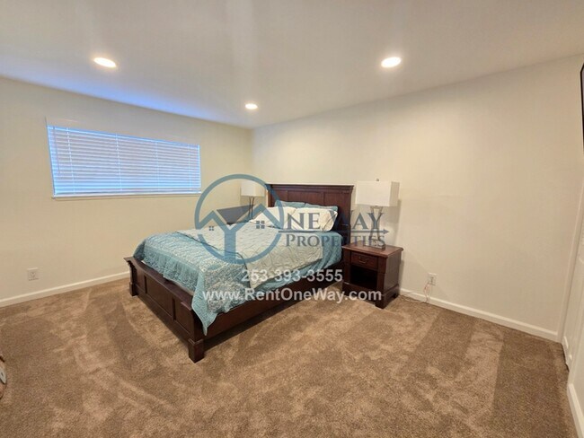 Building Photo - 2311 Kent Des Moines Rd