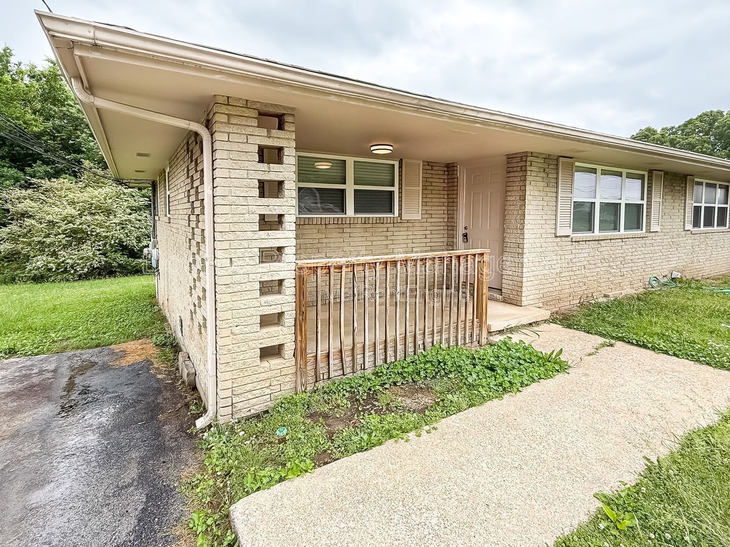 Building Photo - 7490 Austin Dr