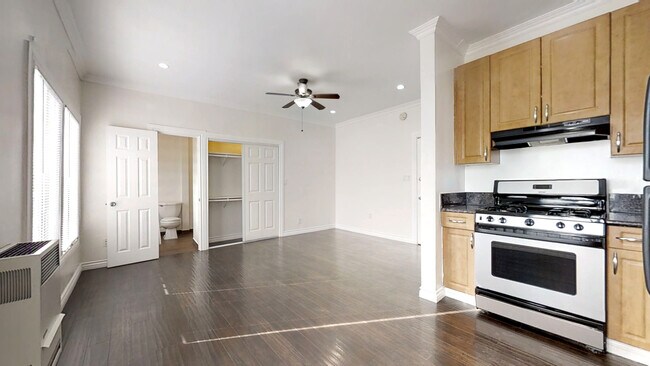 Building Photo - Heliotrope Apartments