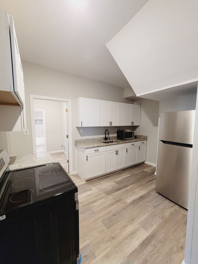 Building Photo - 1114 Bedford Ave