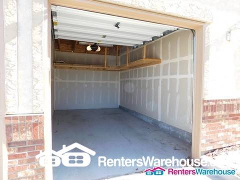 Building Photo - 305 Inverness Way S