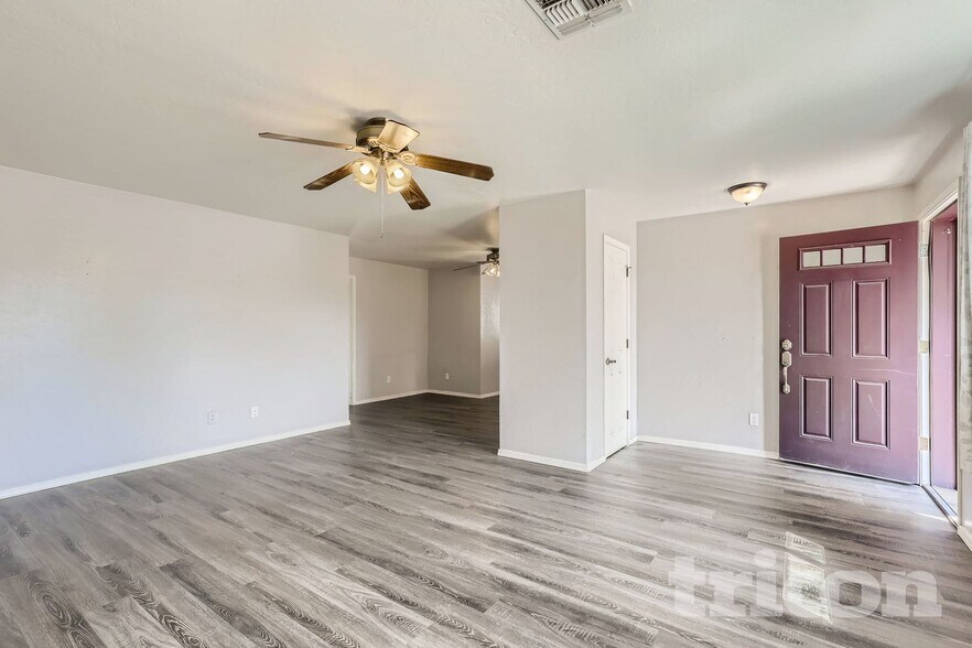 Building Photo - 3020 W Mariposa St