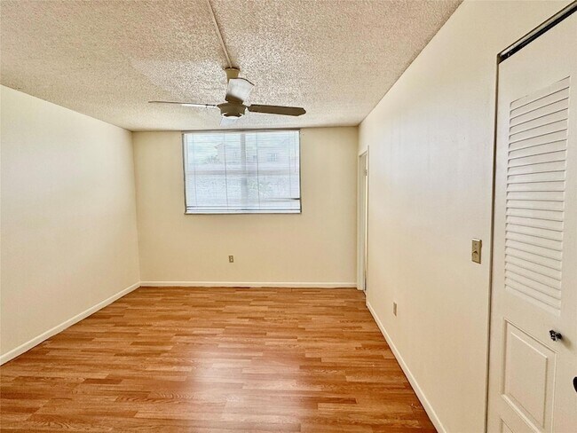 Building Photo - 1810 N Lauderdale Ave