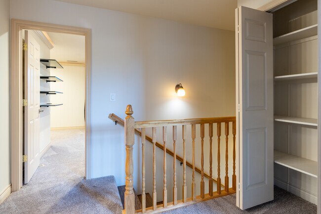 Building Photo - 2070 Pannier Ct