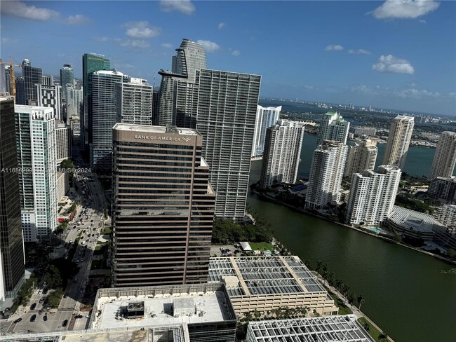 Building Photo - 950 Brickell Bay Dr