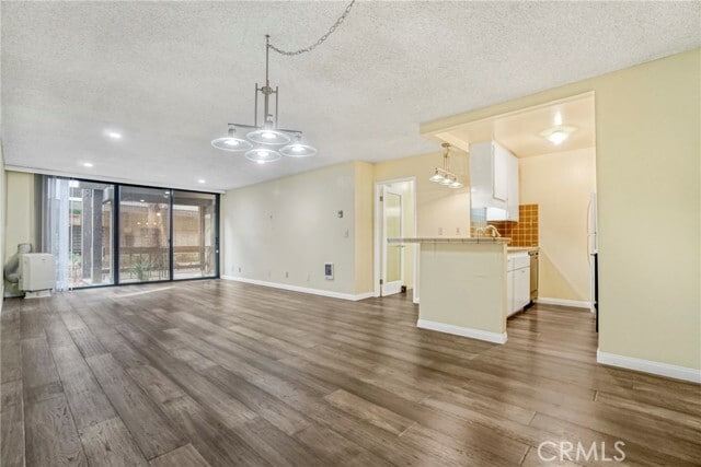 Building Photo - 8650 Gulana Ave