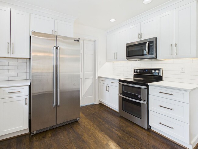 Building Photo - 1602 Harborough Rd