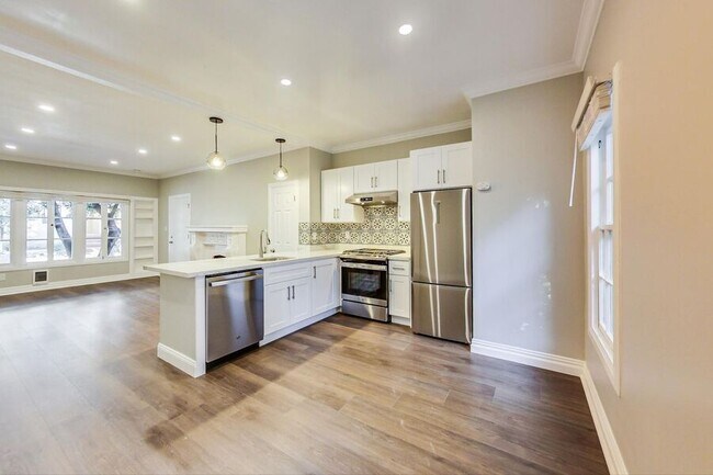 Building Photo - 297 MacArthur Blvd