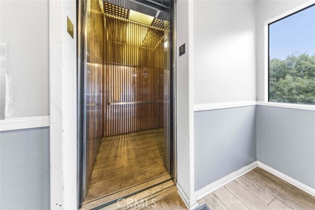 Building Photo - 424 Oak St