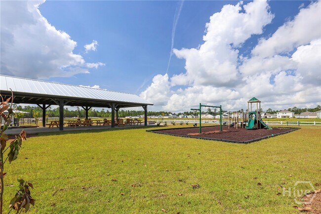 Building Photo - 107 Firefly Cir
