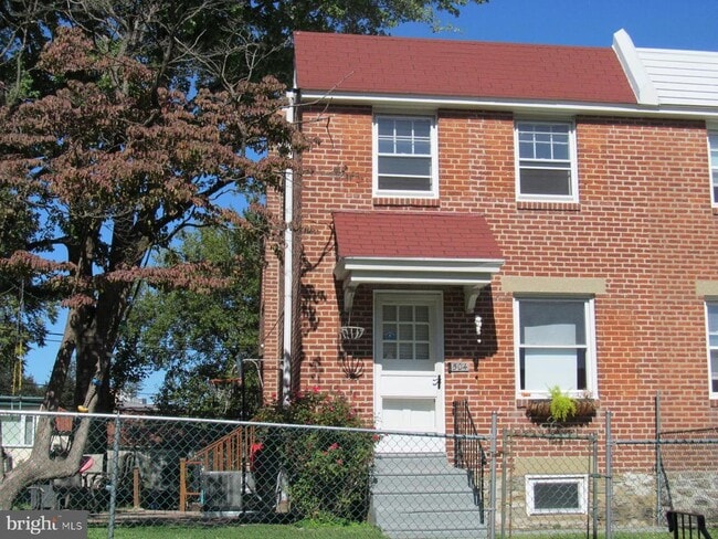 Building Photo - 504 Acorn St