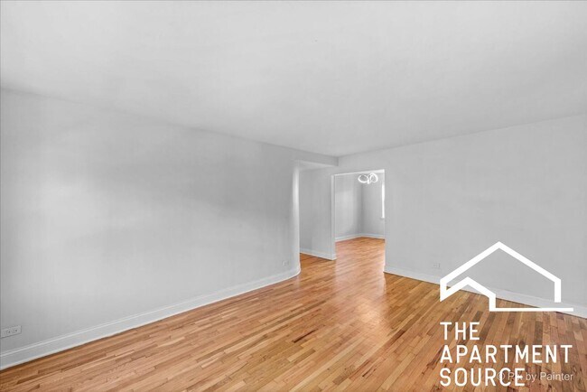Building Photo - 2727 W Berwyn Ave
