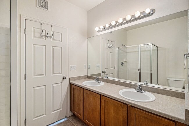Building Photo - Available Now - 2 Bedroom 2 Bath Unit in A...