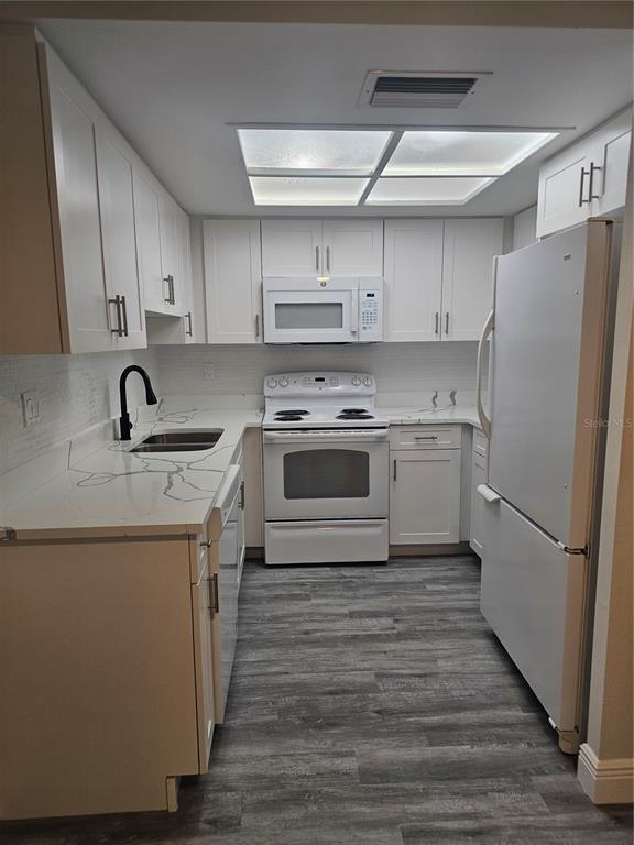 Building Photo - 1107 Queen Anne Dr