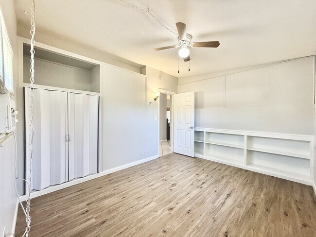 Building Photo - 7111 Onyx Dr N