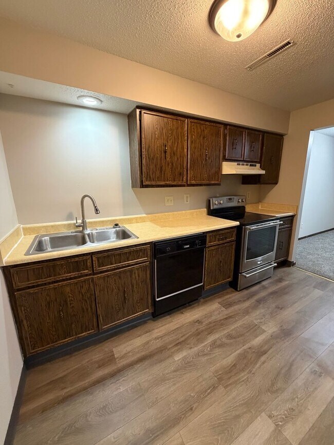 Building Photo - 3401 Blackhawk Rd