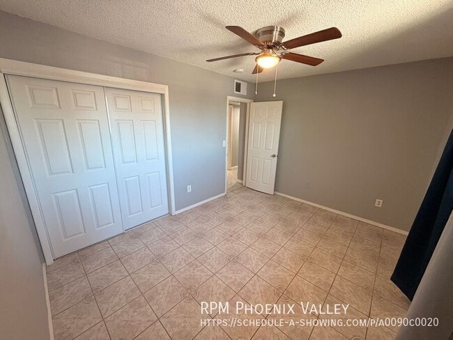 Building Photo - 301 N 3rd St