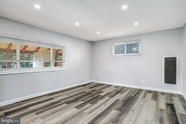 Building Photo - 6226 20th Ave