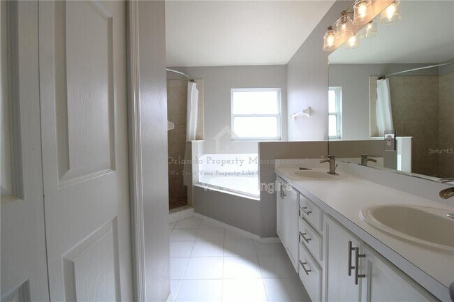 Building Photo - 464 Briar Bay Cir