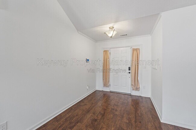Building Photo - 1904 Lobelia Ln