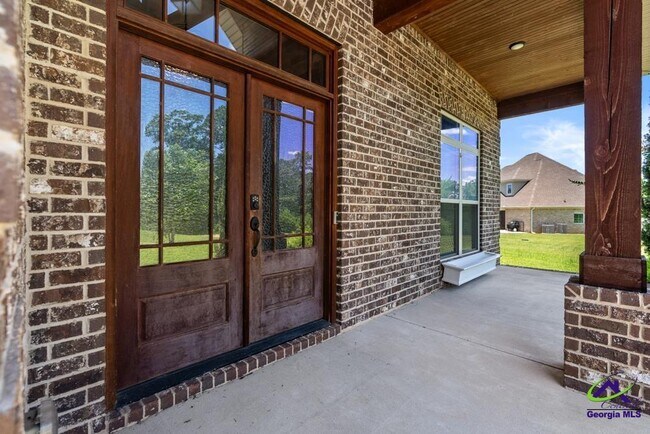 Building Photo - 1052 Chattahoochee Dr.
