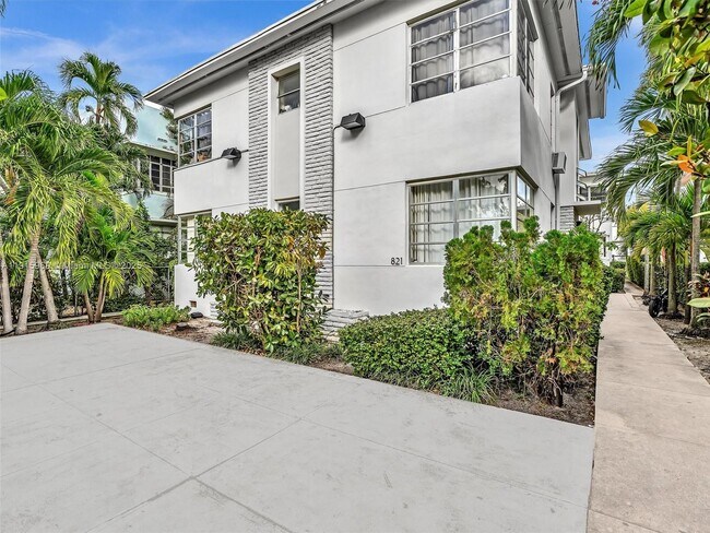 Building Photo - 821 Jefferson Ave