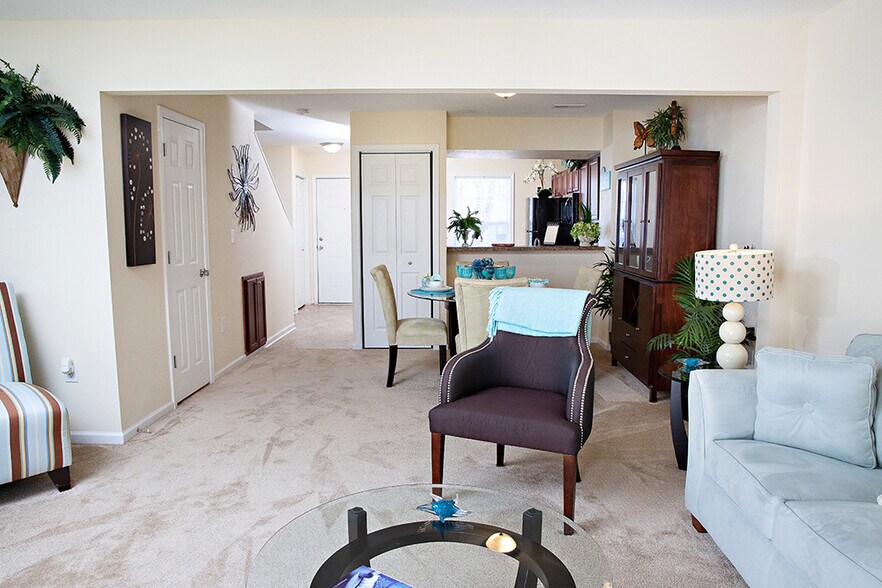 Building Photo - Longhill Pointe Apartments and Townhomes