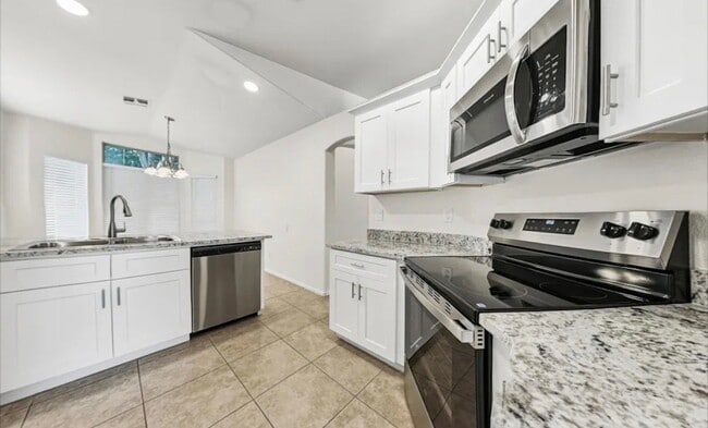 Building Photo - 2523 8th St SW