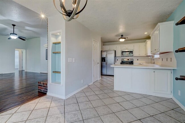 Building Photo - 1019 Dustin Dr