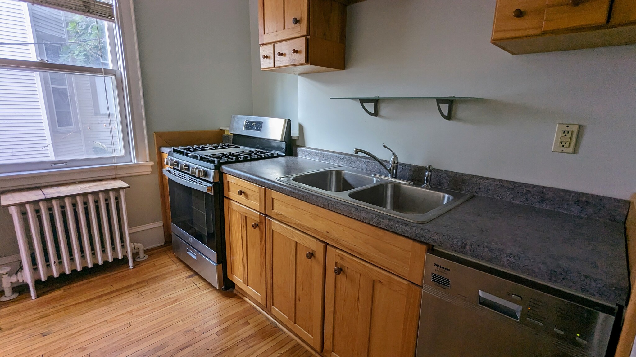 Building Photo - 3017 Knox Ave S