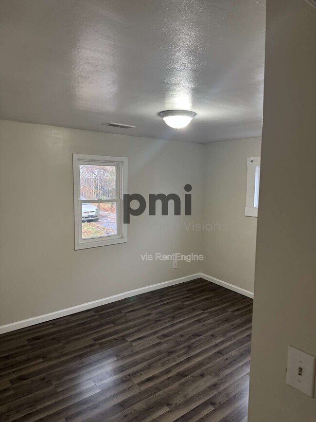 Building Photo - 309 E Garfield Ave