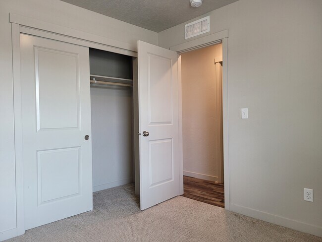 Building Photo - 17906 Hensley Ridge Pl