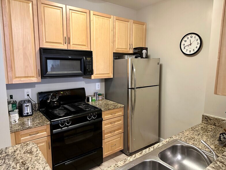 Building Photo - 1111 25th St NW