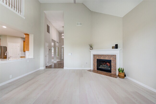 Building Photo - 11706 Canyon Breeze Dr