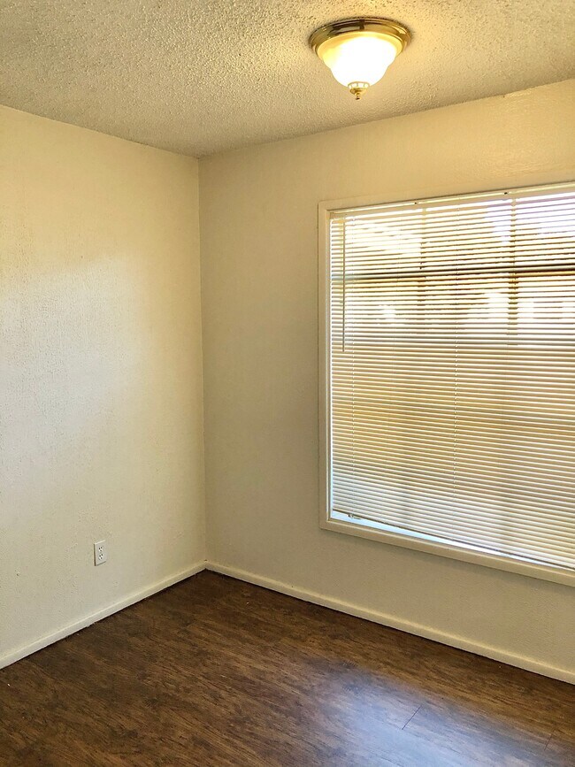 Building Photo - 3707 26th St