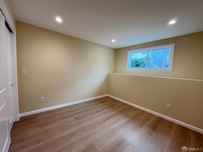 Building Photo - 21 Panorama Dr