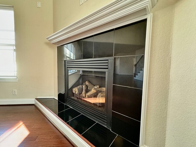 Building Photo - 4-Bedroom Home Ready 07-10-26!! Gourmet Kitchen - Fenced Backyard - Pet Friendly!