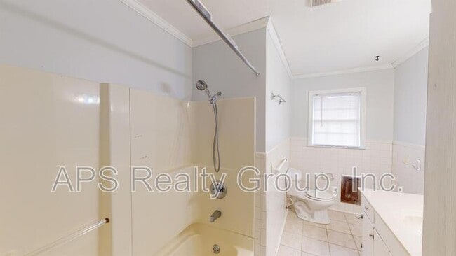 Building Photo - 108 Wilson St