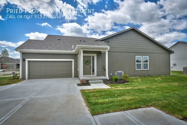 Building Photo - 443 W Apache St